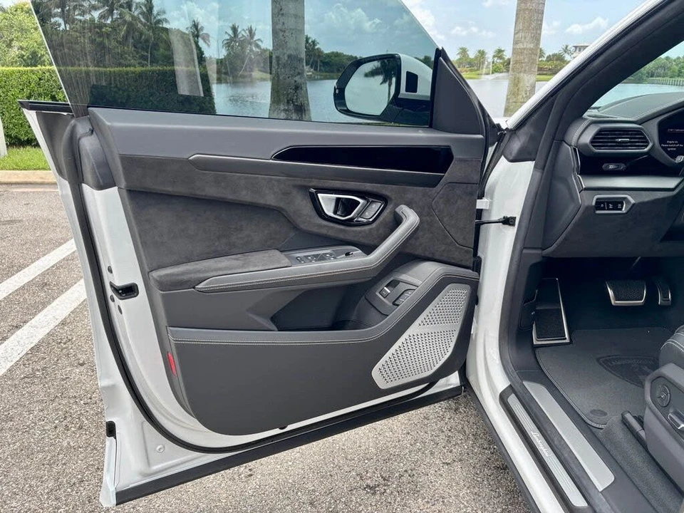 2024 Lamborghini Urus S - Image 17 of 31
