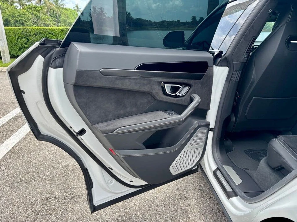 2024 Lamborghini Urus S - Image 20 of 31