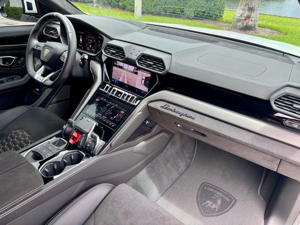 2024 Lamborghini Urus S - Image 25 of 31