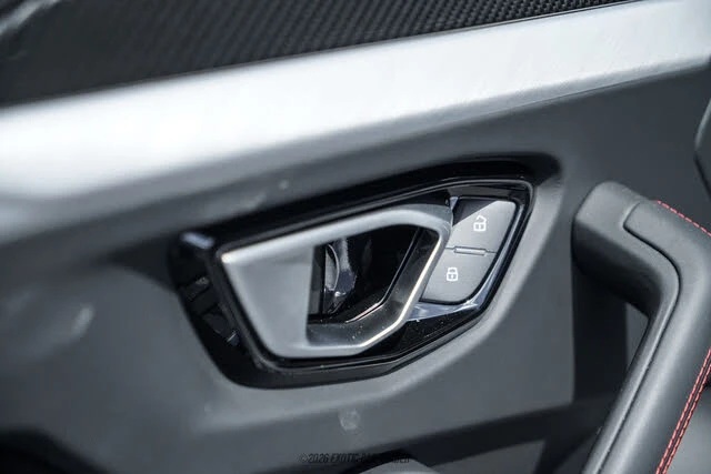 2024 Lamborghini Urus S - Image 25 of 31