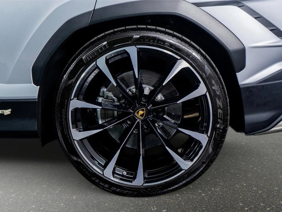 2024 Lamborghini Urus S - Image 16 of 30