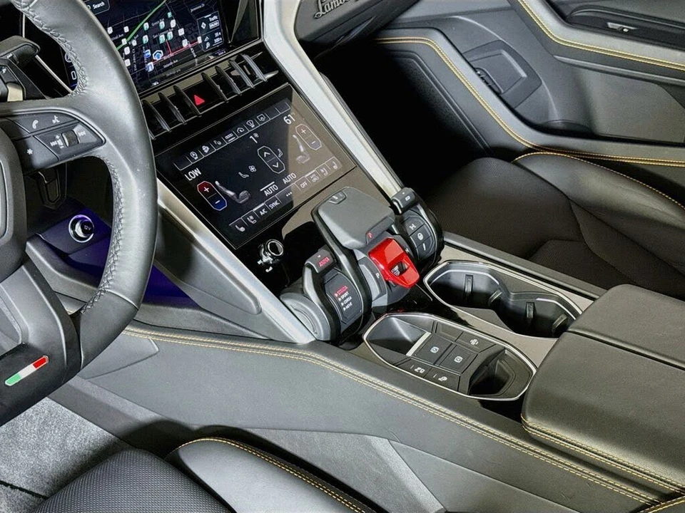 2024 Lamborghini Urus S - Image 19 of 31