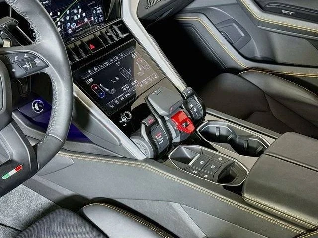 2024 Lamborghini Urus S - Image 19 of 20
