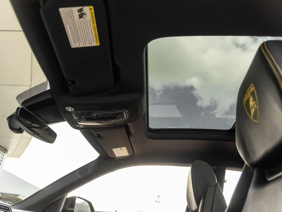 2024 Lamborghini Urus S - Image 25 of 31