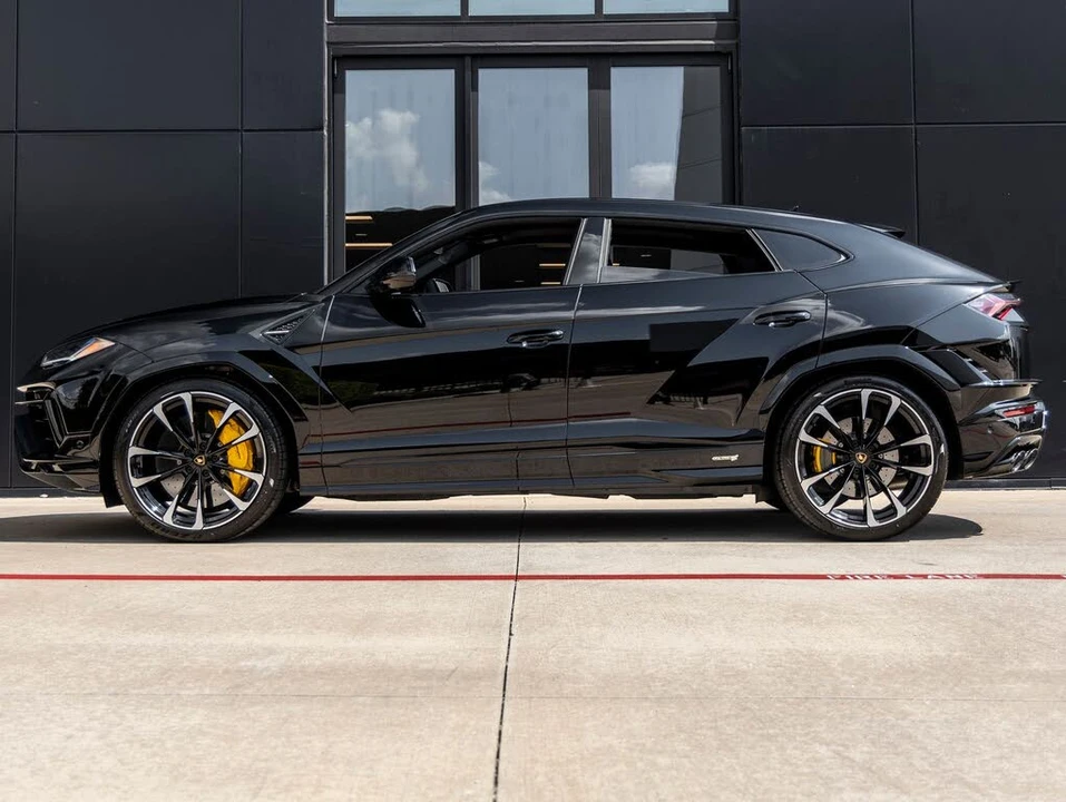 2024 Lamborghini Urus S - Image 9 of 31