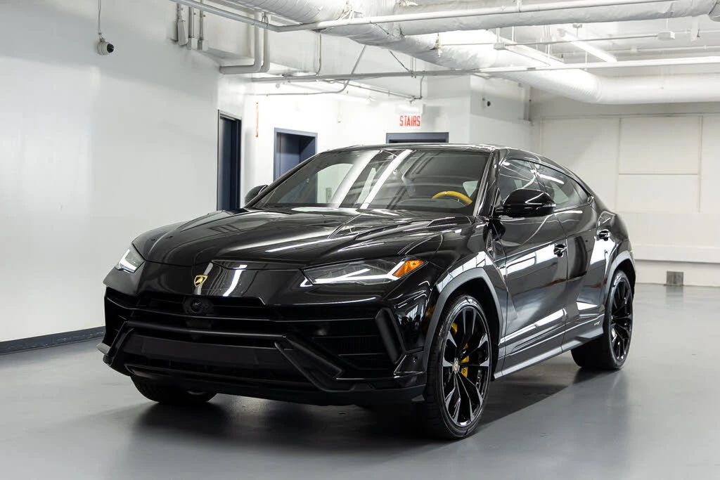 2024 Lamborghini Urus S - Image 2 of 31