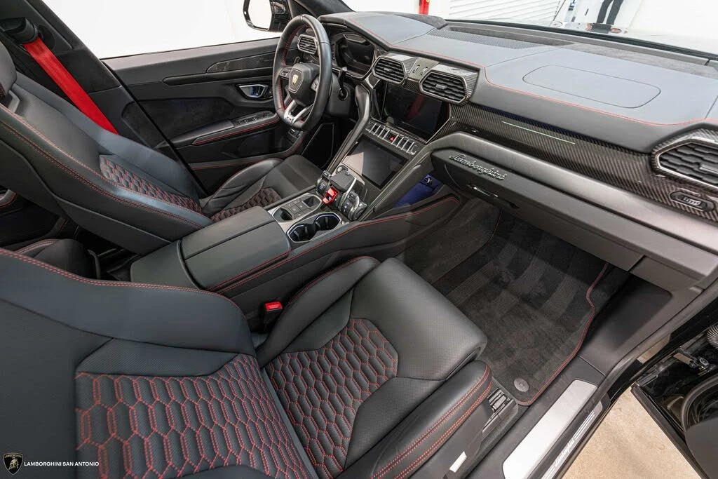 2024 Lamborghini Urus S - Image 2 of 31