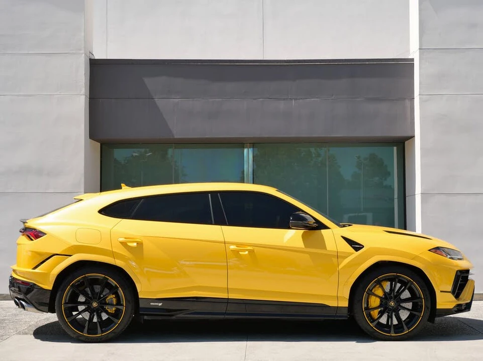 2024 Lamborghini Urus S - Image 2 of 28