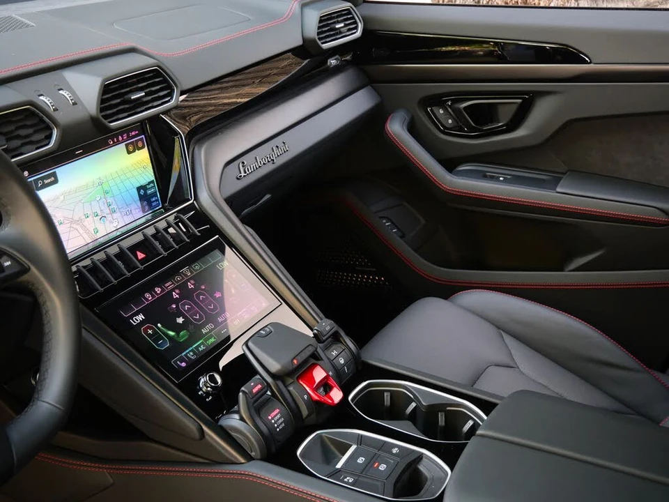 2024 Lamborghini Urus S - Image 15 of 26