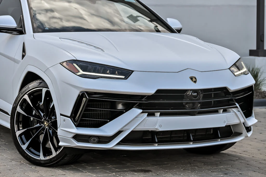 2024 Lamborghini Urus S - Image 2 of 31