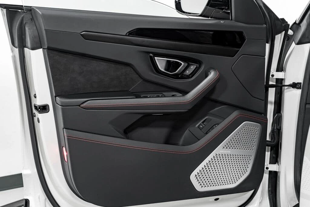 2024 Lamborghini Urus S - Image 9 of 31