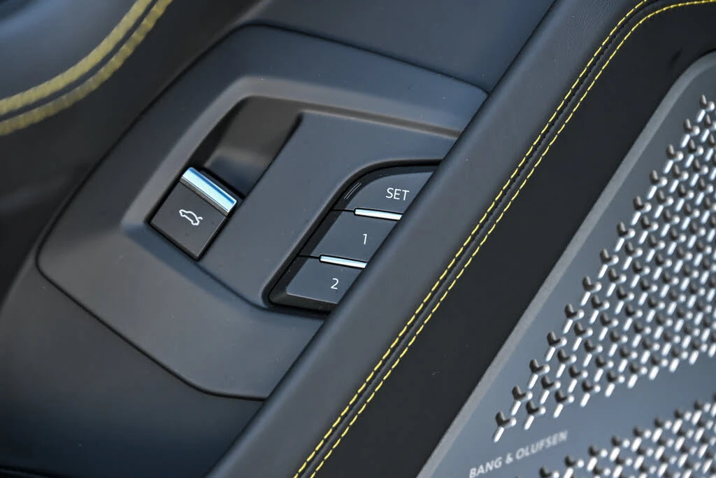 2024 Lamborghini Urus S - Image 16 of 31