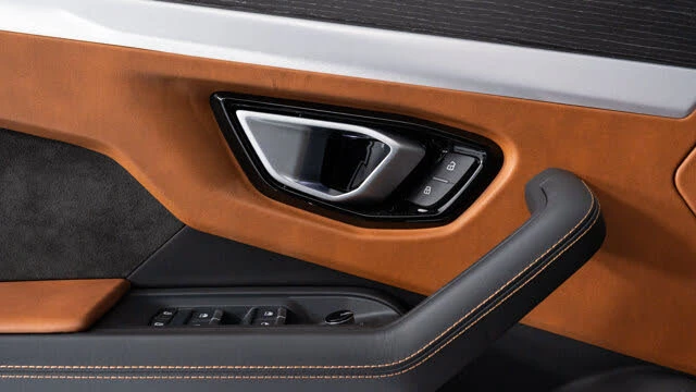 2024 Lamborghini Urus S - Image 15 of 20