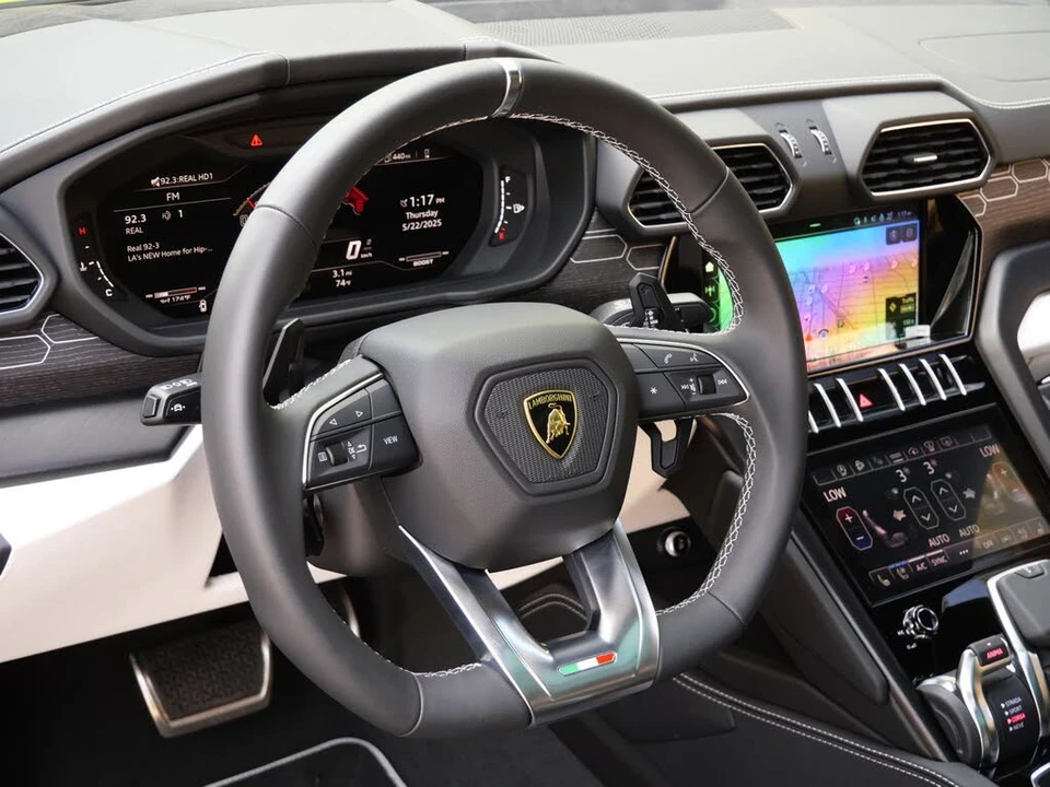 2024 Lamborghini Urus S - Image 15 of 28