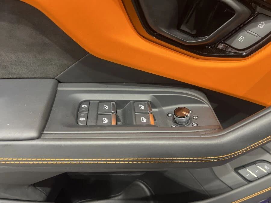 2024 Lamborghini Urus S - Image 13 of 31