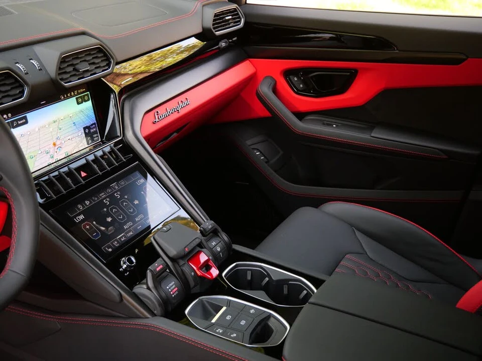 2024 Lamborghini Urus S - Image 15 of 26