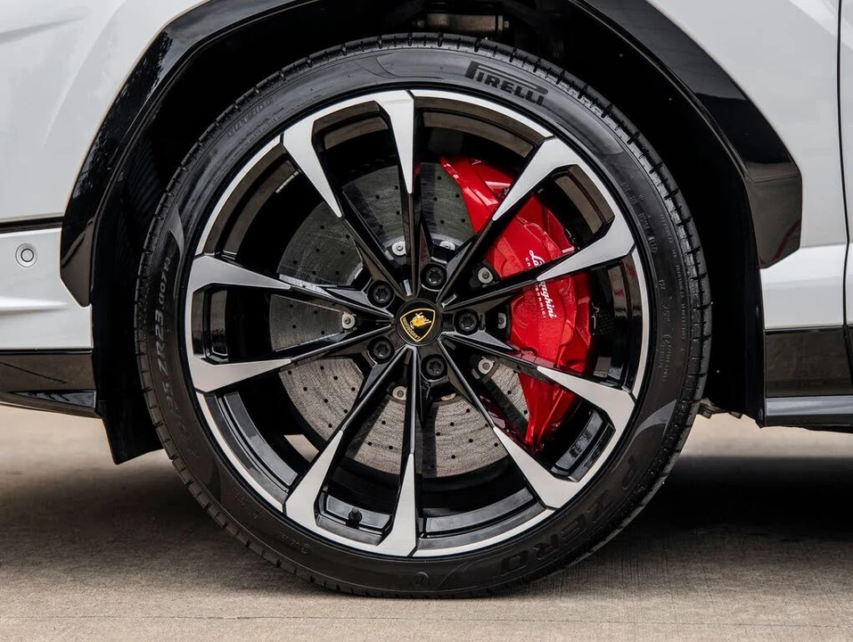 2024 Lamborghini Urus S - Image 13 of 31