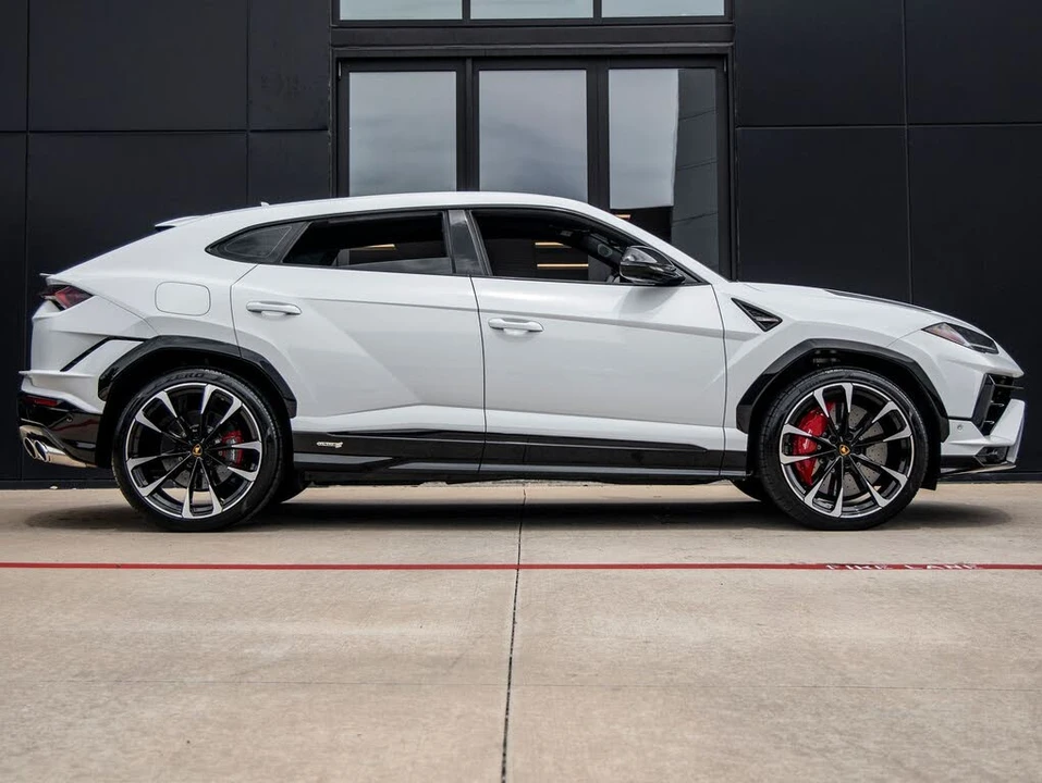 2024 Lamborghini Urus S - Image 10 of 31