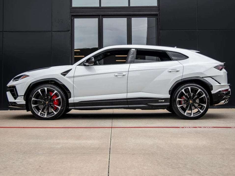 2024 Lamborghini Urus S - Image 9 of 31