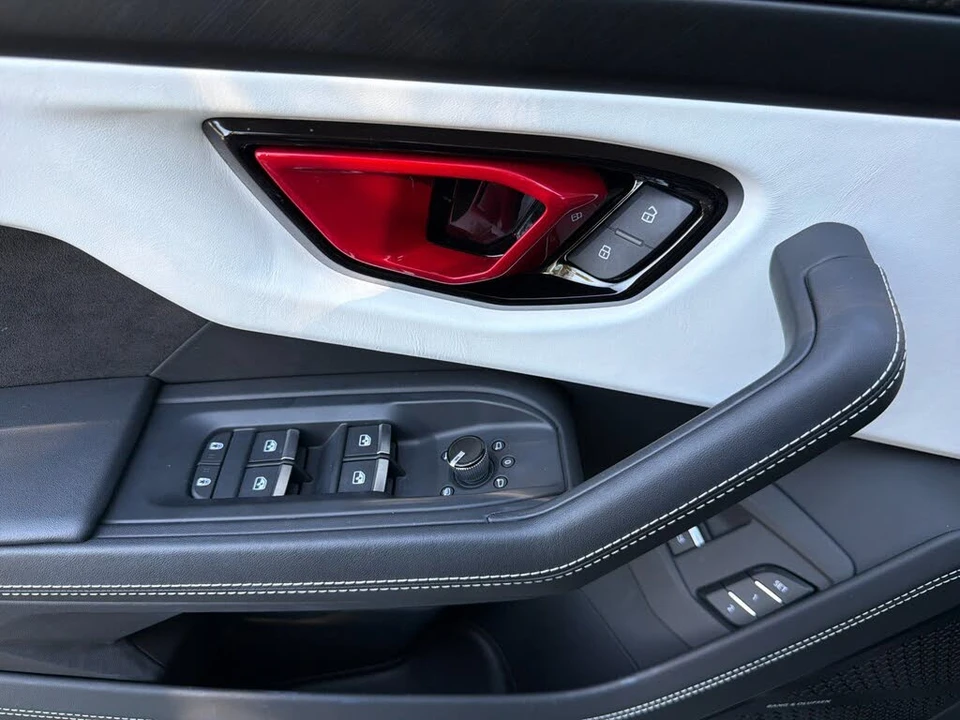 2024 Lamborghini Urus S - Image 10 of 31