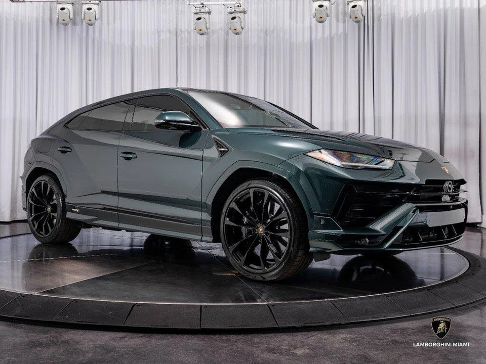 2024 Lamborghini Urus S - Image 2 of 31