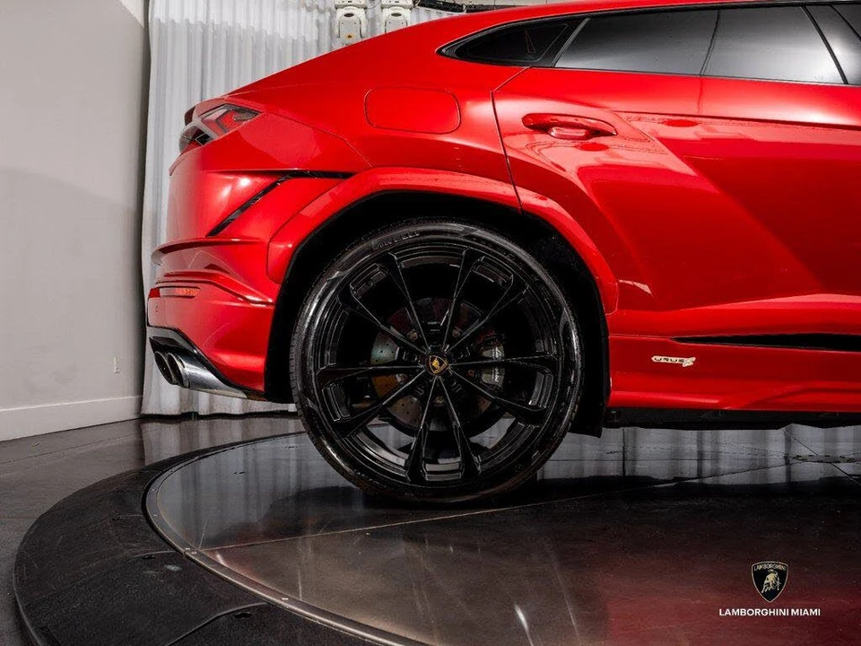 2024 Lamborghini Urus S - Image 16 of 31