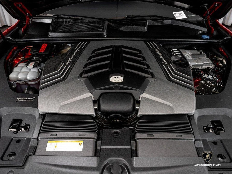 2024 Lamborghini Urus S - Image 4 of 31