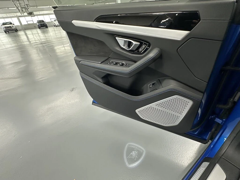 2024 Lamborghini Urus S - Image 27 of 28