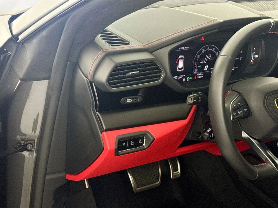 2024 Lamborghini Urus S - Image 10 of 31