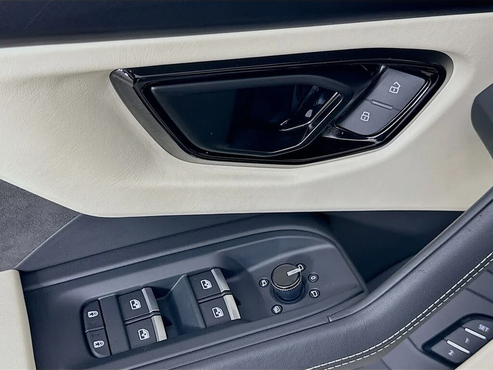 2024 Lamborghini Urus S - Image 18 of 31