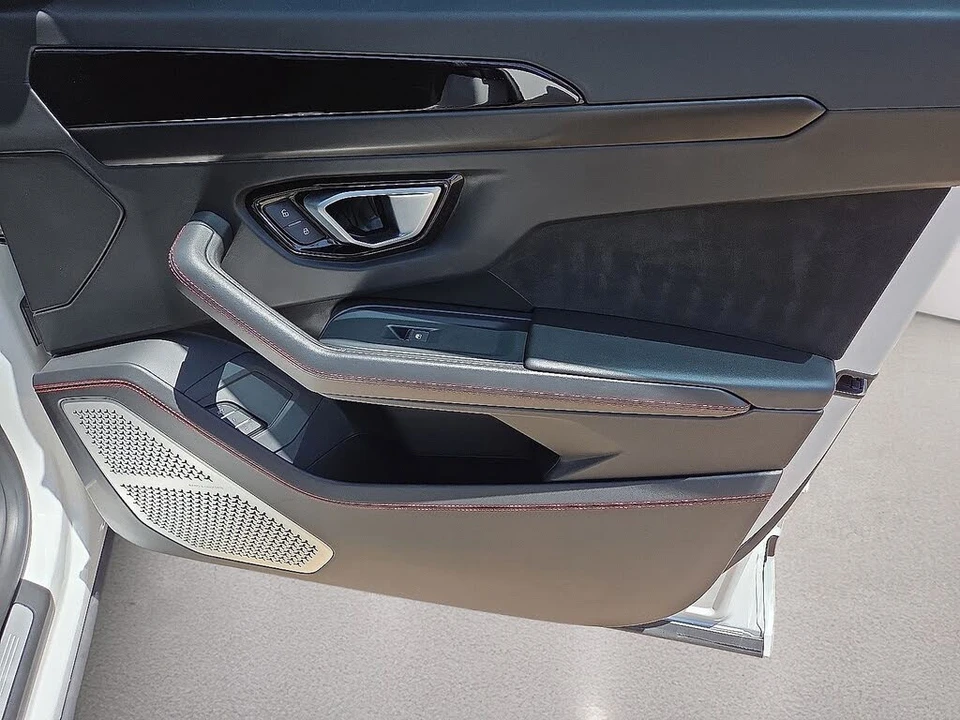 2024 Lamborghini Urus S - Image 13 of 31