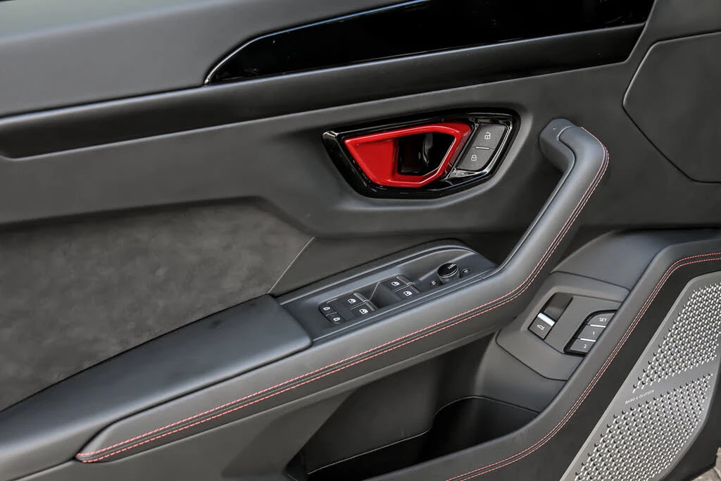 2024 Lamborghini Urus S - Image 13 of 31