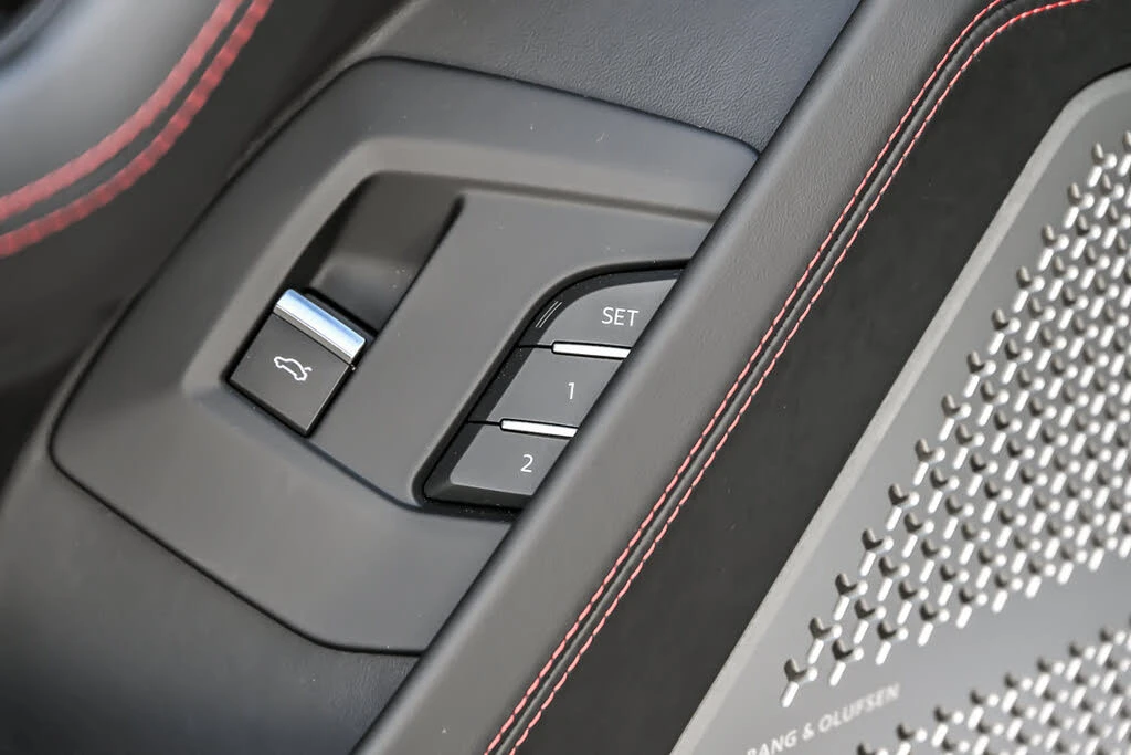 2024 Lamborghini Urus S - Image 14 of 31