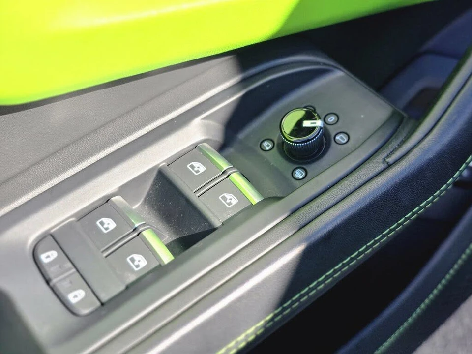 2024 Lamborghini Urus S - Image 16 of 30