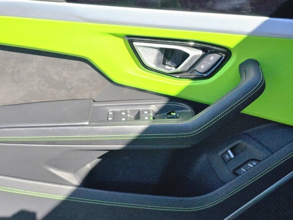 2024 Lamborghini Urus S - Image 15 of 30