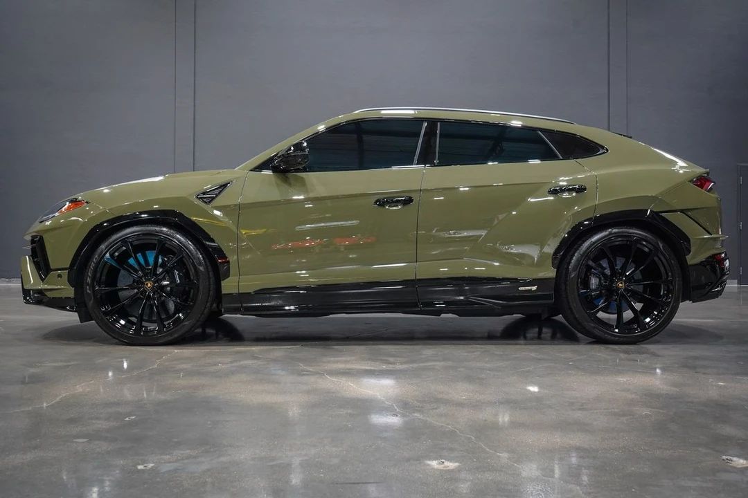 2024 Lamborghini Urus S - Image 2 of 31