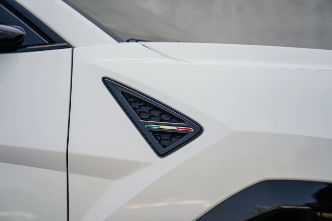 2024 Lamborghini Urus S - Image 16 of 31