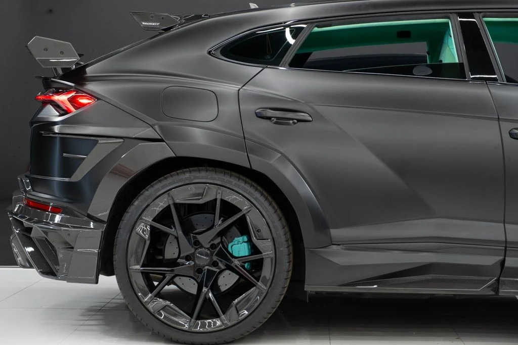 2024 Lamborghini - Image 15 of 31