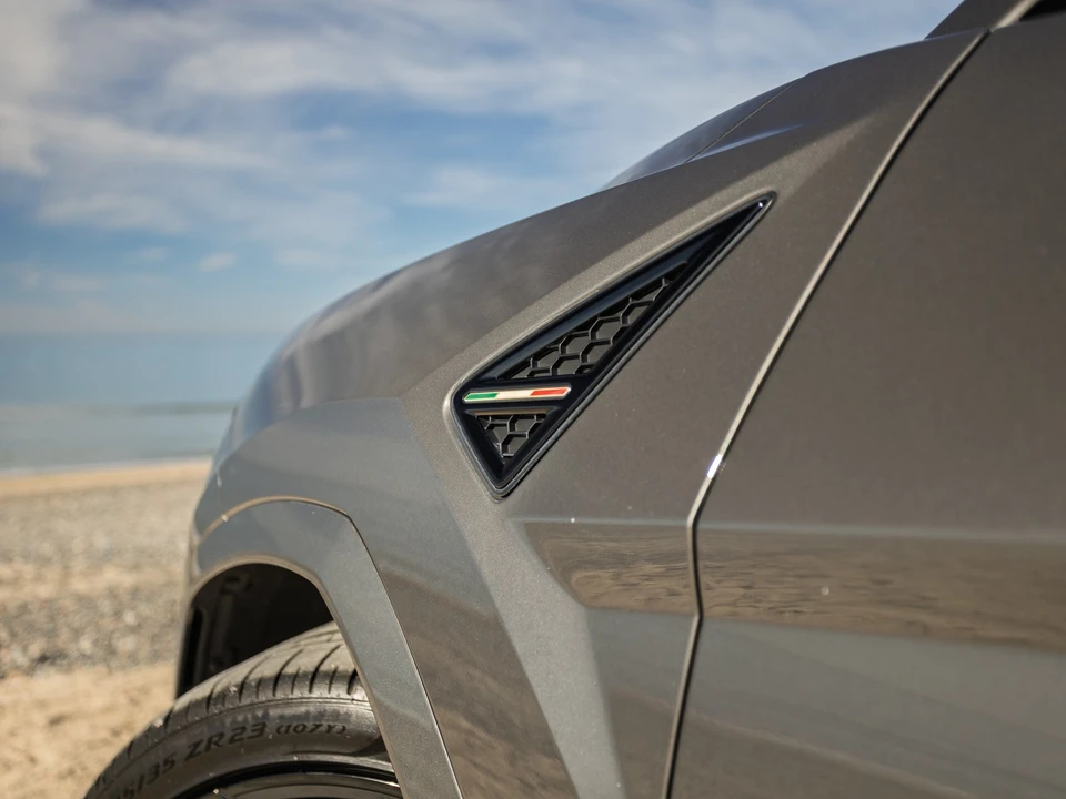 2024 Lamborghini Urus S - Image 9 of 21