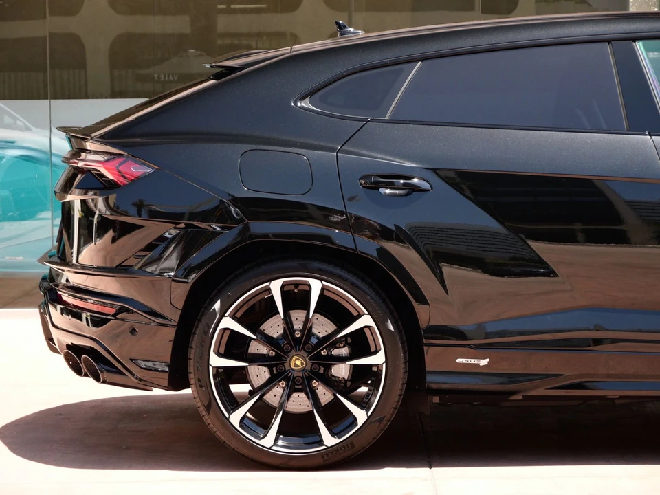 2024 Lamborghini Urus S - Image 13 of 28