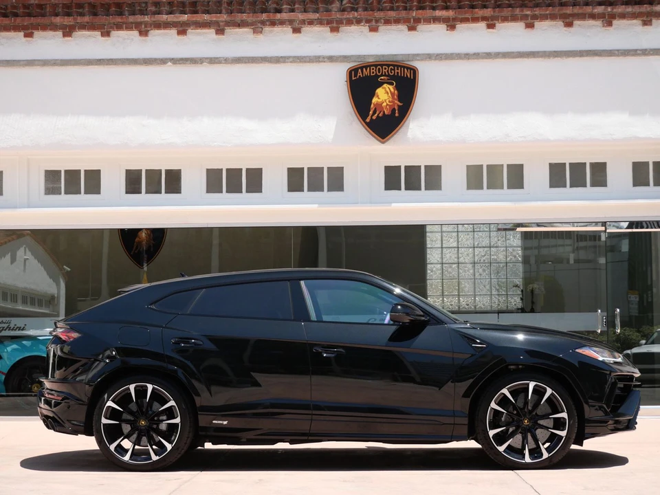 2024 Lamborghini Urus S - Image 2 of 28
