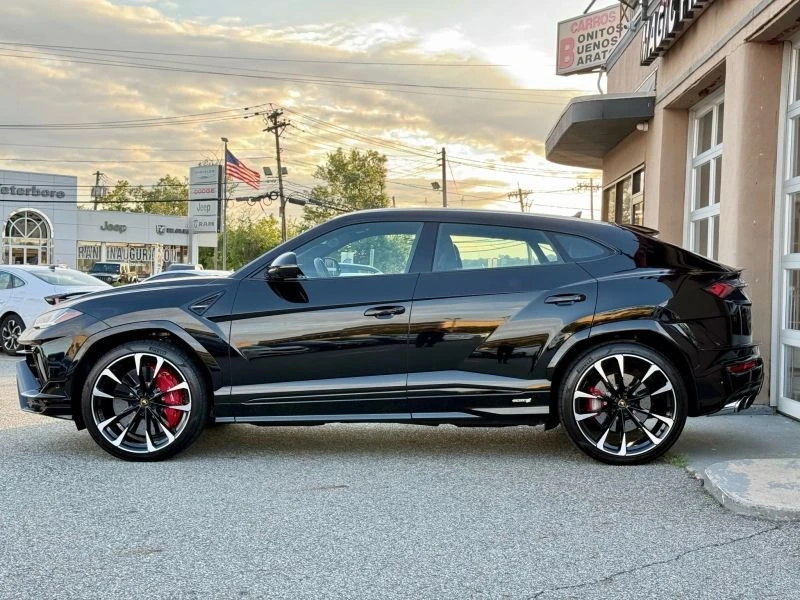 2024 Lamborghini Urus S - Image 8 of 12