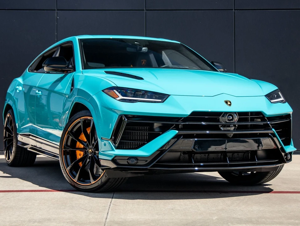 2024 Lamborghini Urus S - Image 2 of 31