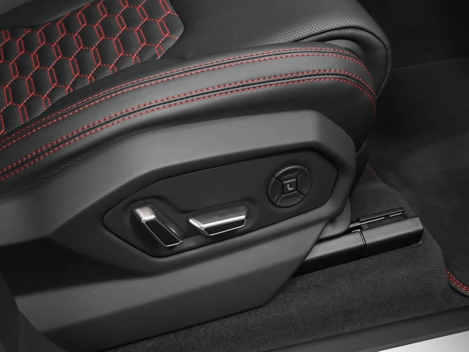 2024 Lamborghini Urus S - Image 19 of 31
