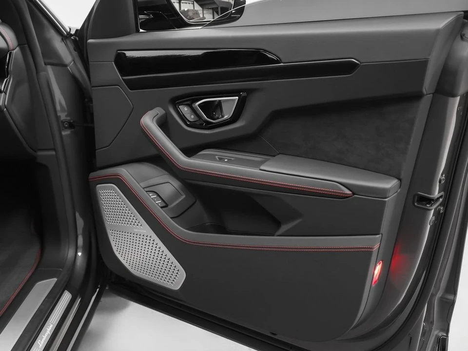 2024 Lamborghini Urus S - Image 28 of 31