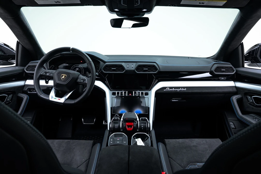 2024 Lamborghini Urus S - Image 2 of 31