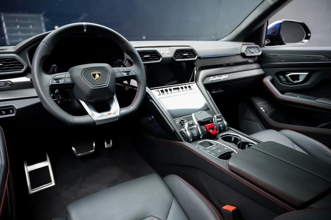 2024 Lamborghini Urus S - Image 2 of 12