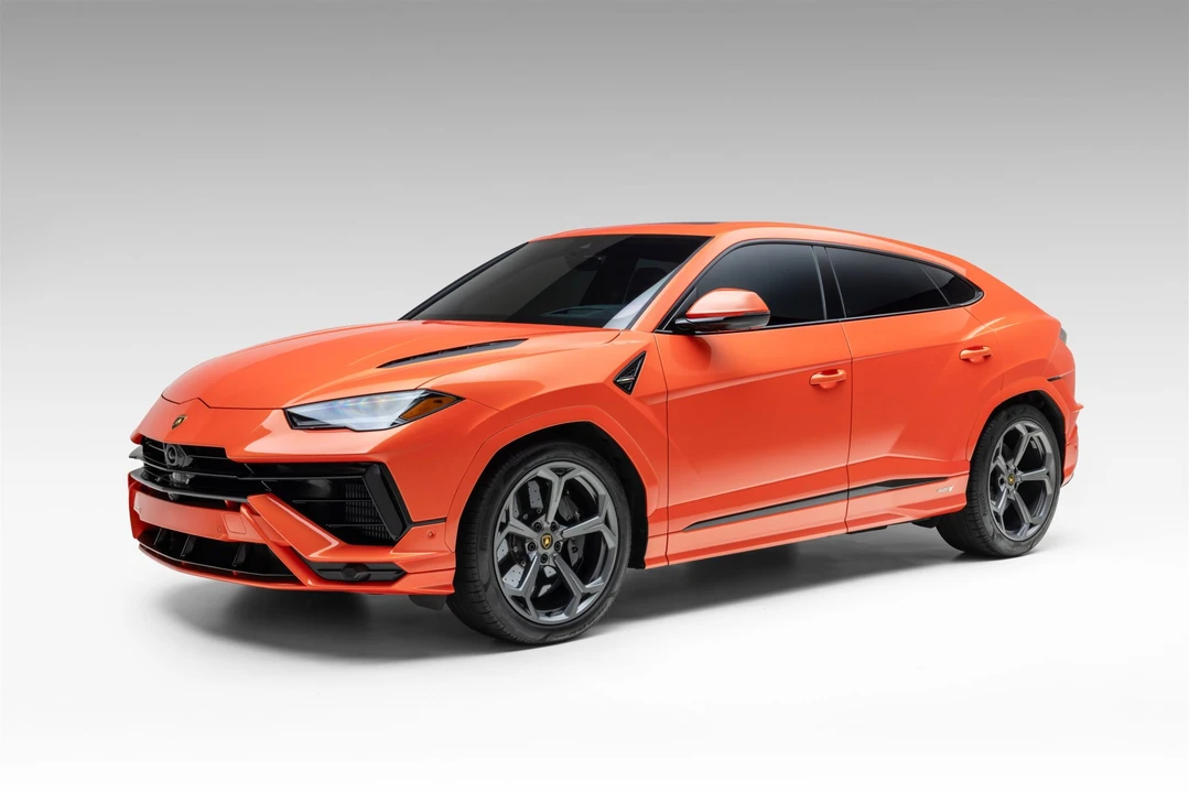 2024 Lamborghini Urus S - Image 2 of 31
