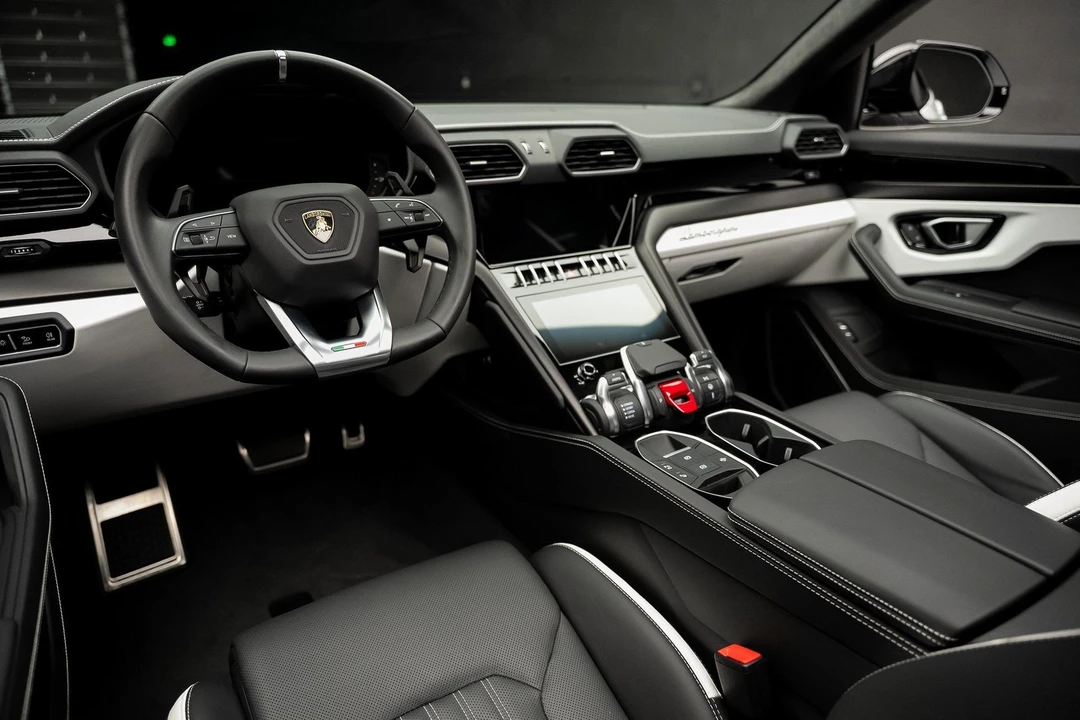2024 Lamborghini Urus S - Image 2 of 21