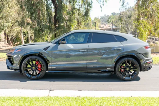 2024 Lamborghini Urus S